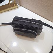 Louis Vuitton Outdoor Pouch M30755  - 6