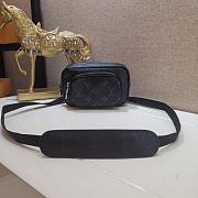 Louis Vuitton Outdoor Pouch M30755  - 1