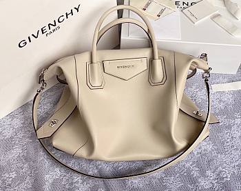 Givenchy medium Antigona soft bag in smooth white leather BB50F2B11E-001 size 45cm