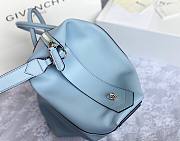 Givenchy medium Antigona soft bag in smooth light blue leather BB50F2B11E-001 size 45cm - 2