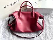 Givenchy medium Antigona soft bag in smooth red leather BB50F2B11E-001 size 45cm - 4