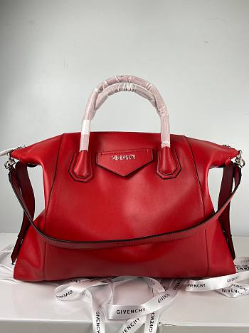 Givenchy medium Antigona soft bag in smooth light red leather BB50F2B11E-001 size 45cm