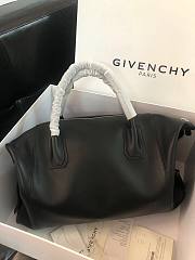 Givenchy medium Antigona soft bag in smooth black leather BB50F2B11E-001 size 45cm - 6