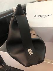 Givenchy medium Antigona soft bag in smooth black leather BB50F2B11E-001 size 45cm - 5