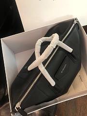 Givenchy medium Antigona soft bag in smooth black leather BB50F2B11E-001 size 45cm - 3