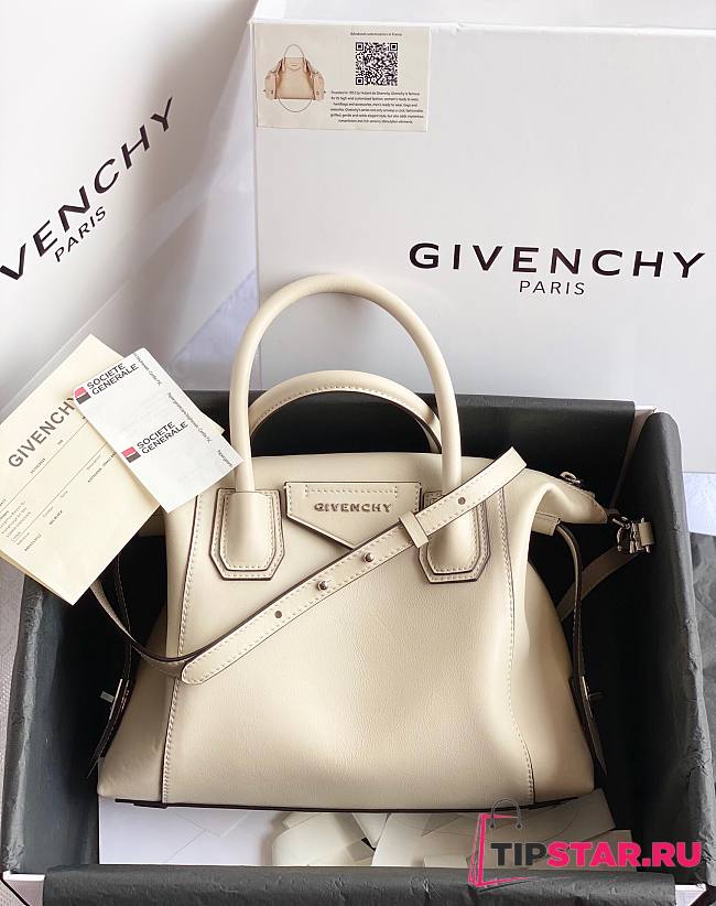 Givenchy small Antigona soft bag in smooth white leather BB50F3B0WD-662 size 30cm - 1