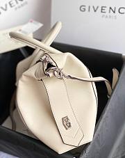 Givenchy small Antigona soft bag in smooth white leather BB50F3B0WD-662 size 30cm - 3