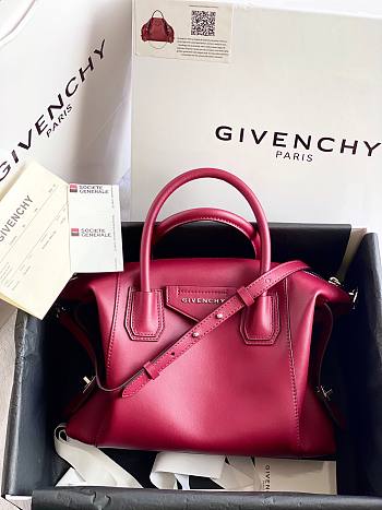 Givenchy small Antigona soft bag in smooth red leather BB50F3B0WD-662 size 30cm