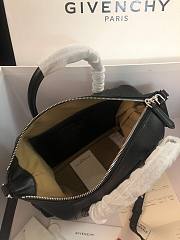 Givenchy small Antigona soft bag in smooth black leather BB50F3B0WD-662 size 30cm - 4