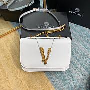 Versace Vertus shouder bag in white DBFG985 size 24cm - 1
