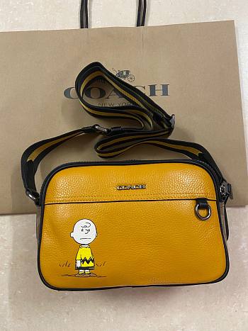 Coach | Peanuts x Coach graham crossbody with charlie brown C4026 size 24cm