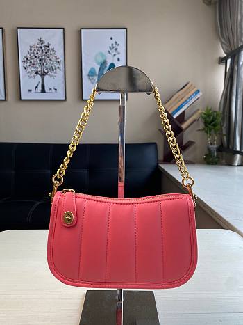 Coach | Swinger 20 with quilting in rouge C3490