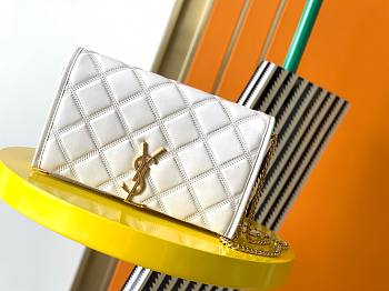 YSL Becky chain walle in quilted lambskin in white size 22.5cm