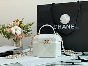 Chanel Small vanity case lambskin & gold metal in white AS2630 size 15cm - 1