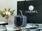 Chanel Small vanity case lambskin & gold metal in blue AS2630 size 15cm - 3