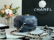 Chanel Small vanity case lambskin & gold metal in blue AS2630 size 15cm - 5