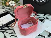 Chanel Small vanity case lambskin & gold metal in pink AS2630 size 15cm - 6