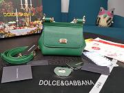 D&G dauphine leather Sicily bag in green size 16cm - 1