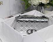 Dior medium Caro bag silver-tone crinkled metallic calfskin M8017 size 25.5cm - 2