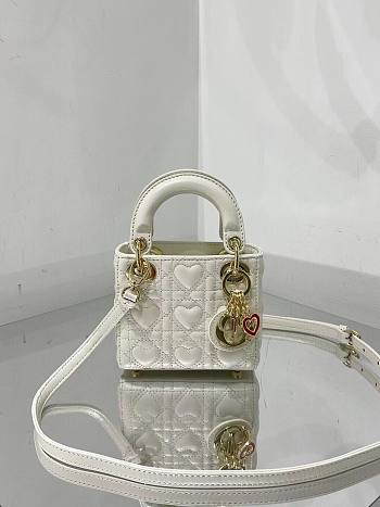 Dior micro Dioramour lady bag white cannage lambskin with heart motif size 12cm