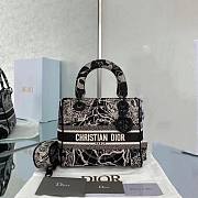 Dior medium Lady D-Lite bag black and white dior around the world embroidery size 24cm - 1