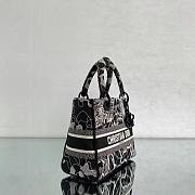 Dior medium Lady D-Lite bag black and white dior around the world embroidery size 24cm - 2