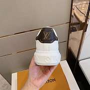 LV sneaker monogram leather in white - 3
