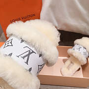 Louis Vuitton fur sandal in white - 6