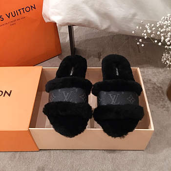 Louis Vuitton fur sandal full black