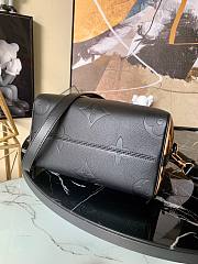LV Speedy bandoulière 25 monogram empreinte leather in black M58524 25cm - 5
