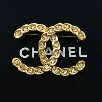 Chanel brooch 003
