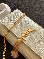 YSL Kate medium with tassel in crocodile-embossed shiny leather in white 354119 24cm - 3