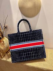 Dior Book tote blue crocodile-effect embroidered velvet 41.5cm - 3