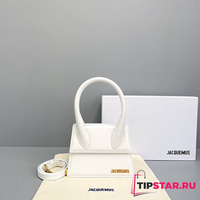 Jacquemus | Le chiquito moyen small leather bag in white 18cm - 1