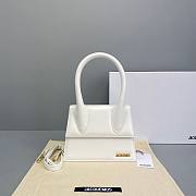 Jacquemus | Le grand chiquito leather bag in white 24cm - 1