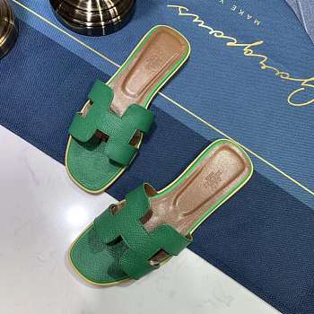 Hermes Oran sandal green leather