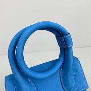 Jacquemus | Le Chiquito noeud small bag flexible handle in blue 18cm - 4