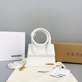 Jacquemus | Le Chiquito noeud small bag flexible handle in white size 18cm