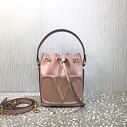 Valentino Bucket bag in pink 18cm - 1