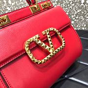 Valentino Garavani Rockstud alcove small top handle bag in red 23cm - 4