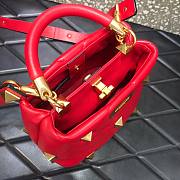 Valentino Roman stud the handle bag in red nappa 20cm - 4