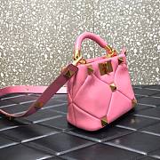 Valentino Roman stud the handle bag in pink nappa 20cm - 4