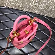 Valentino Roman stud the handle bag in pink nappa 20cm - 2