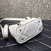 Valentino Roman stud the handle bag in white nappa 20cm - 4