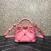 Valentino Roman stud the handle bag in pink nappa 21cm - 1