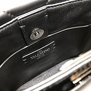 Valentino Roman stud the handle bag in nappa with tonal studs 21cm - 3