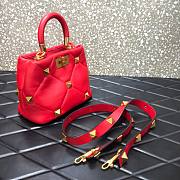 Valentino Roman stud the handle bag in red nappa 21cm - 4