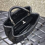 Valentino Roman stud the handle bag in nappa with tonal studs 28cm - 3