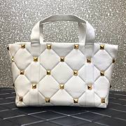 Valentino Roman stud the handle bag in white nappa 40cm - 1