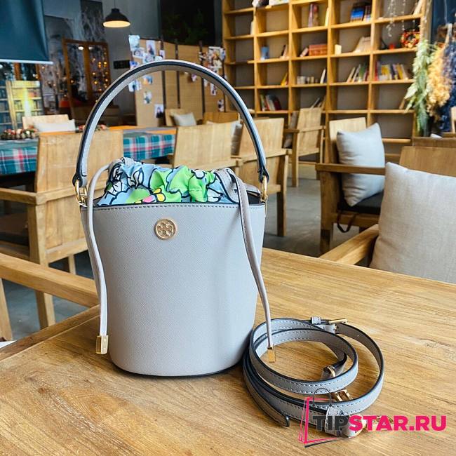 Tory Burch | Robinson mini bucket bag in latte 13cm - 1